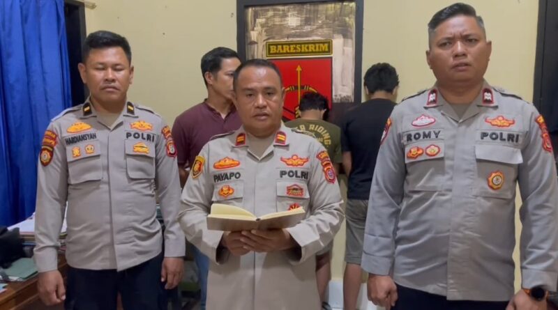 Kapolsek Bondoala IPTU Muh Heder Payapo (tengah) bersama Kanit dan Personil Reskrim Polsek Bondoala menangkap pelaku pencurian mesin kapal di Desa Tombawatu